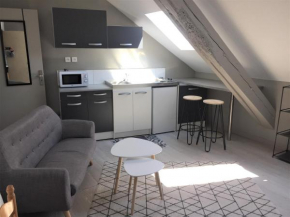 Studio étage 3, proche Techn'hom, IUT et UTBM